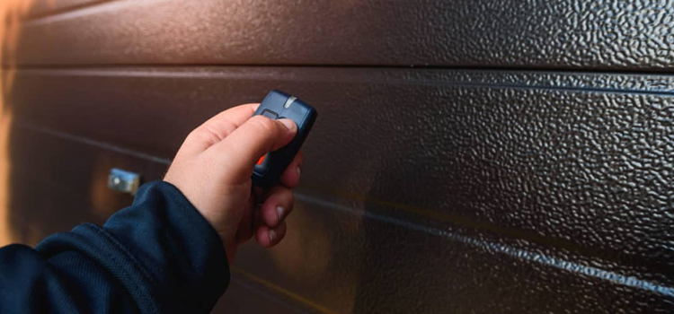 automatic door opener with remote control in Guadalupe
